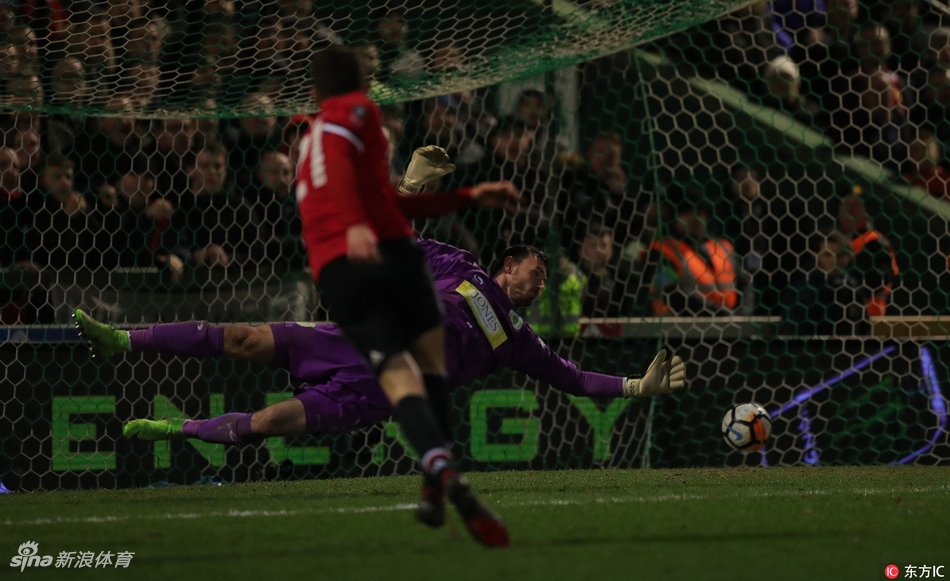 埃雷拉破门瞬间