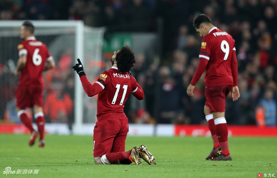 萨拉赫指天庆祝