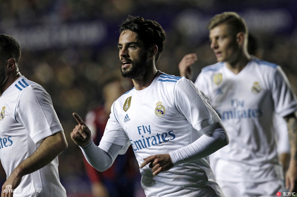 伊斯科庆祝进球