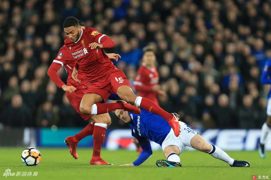 乔-戈麦斯防守卡位