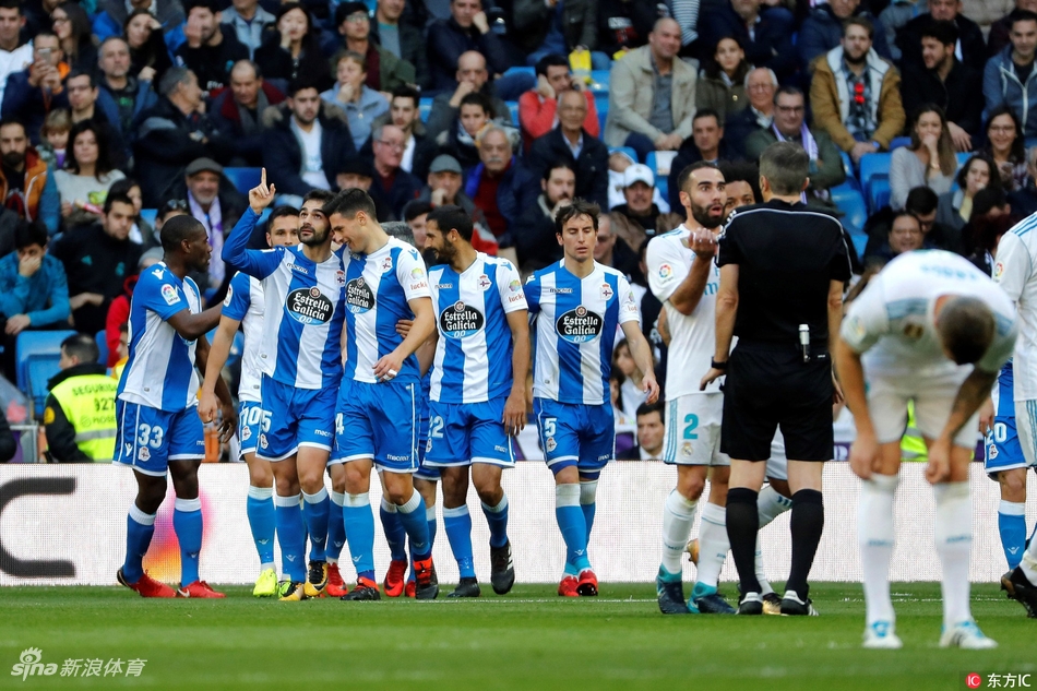 阿德里安破门庆祝