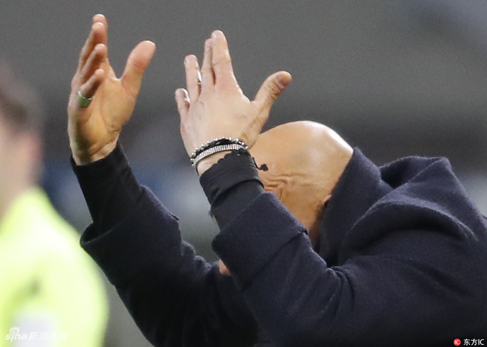 斯帕莱蒂鼓舞全队