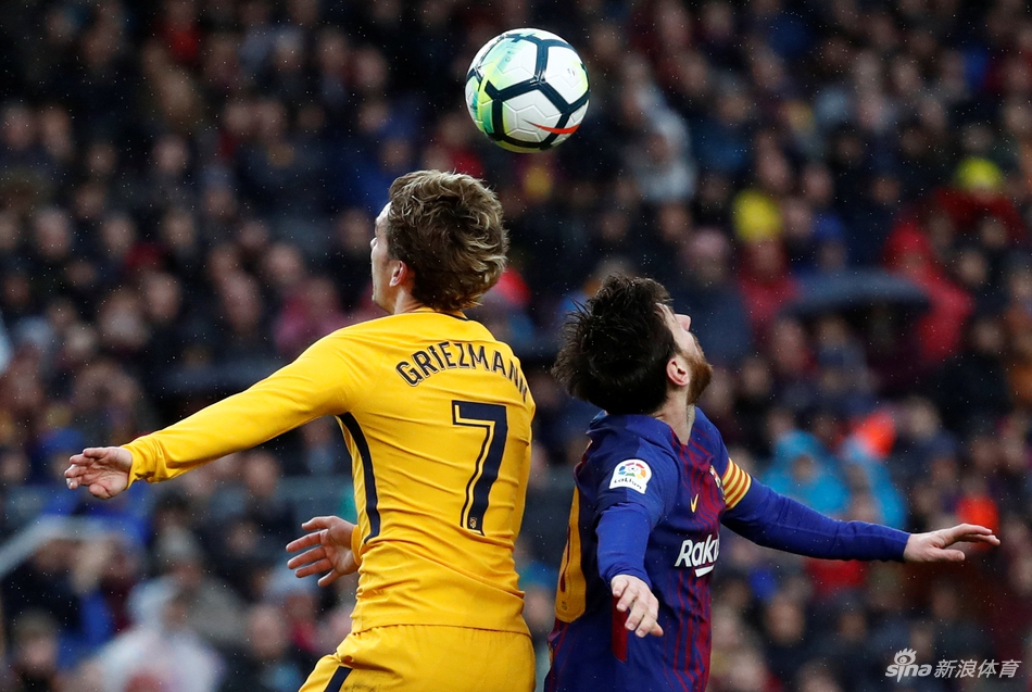 梅西与格子争头球