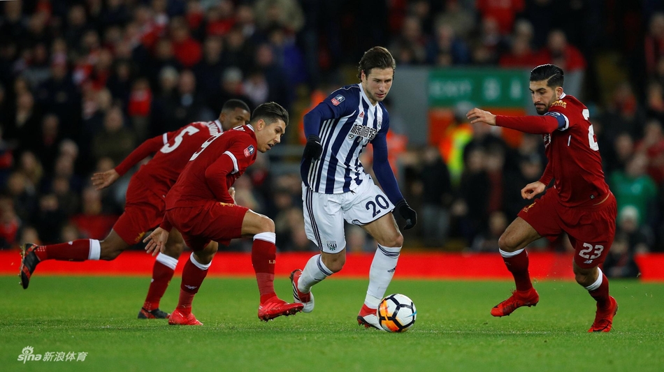 利物浦球员围追堵截