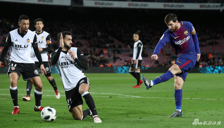 梅西射门被封堵