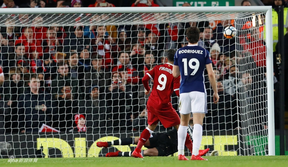 菲尔米诺点球不进