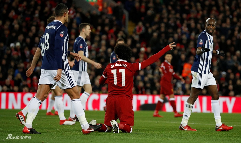 萨拉赫向裁判要点球