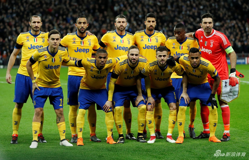 尤文图斯赛前合影