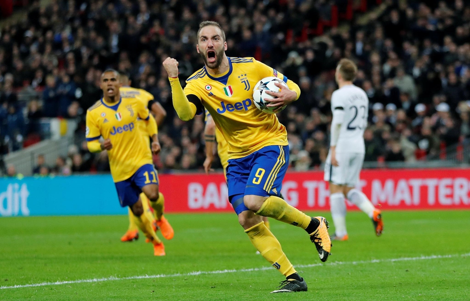 伊瓜因狂奔庆祝