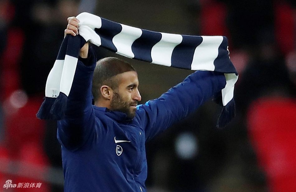 小卢卡斯亮相温布利