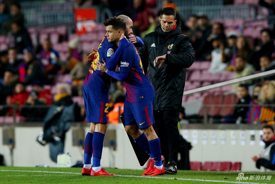 库蒂尼奥替补登场