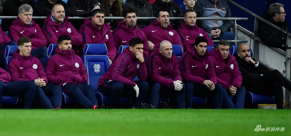 曼城替补席