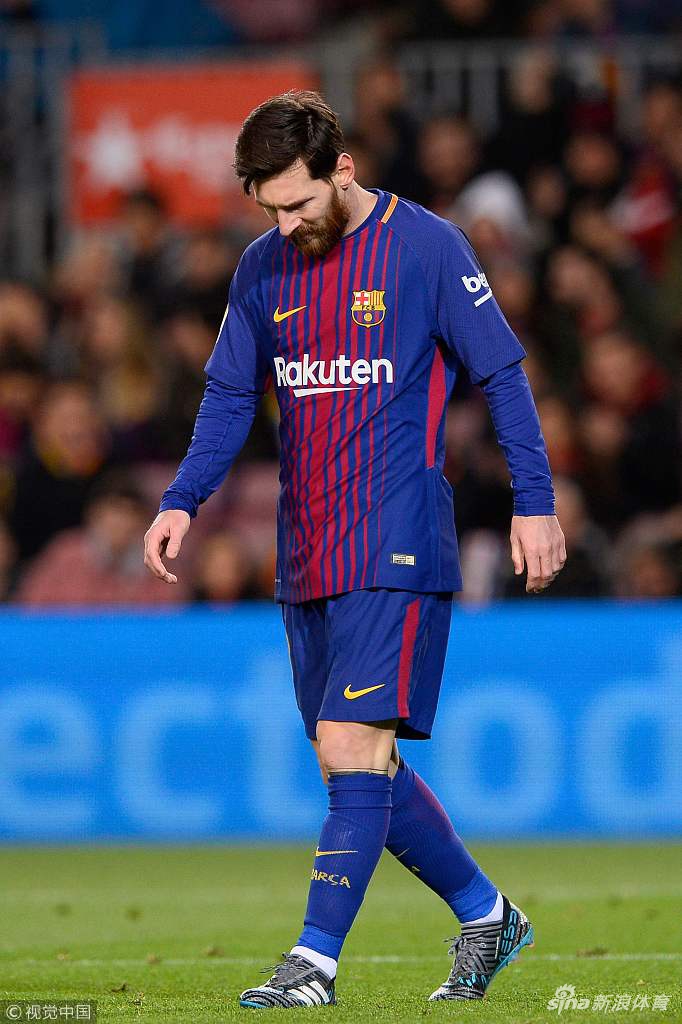 梅西垂头丧气