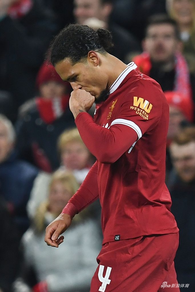 范迪克庆祝破门