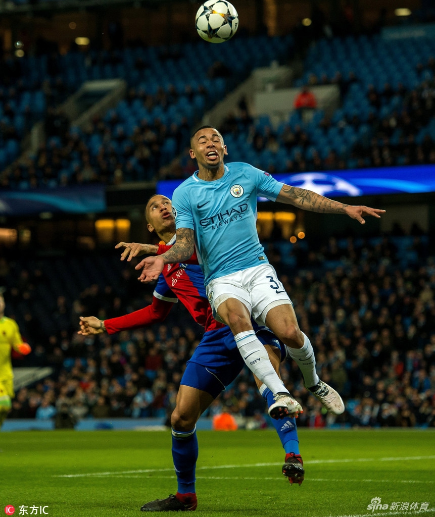 热苏斯争顶头球