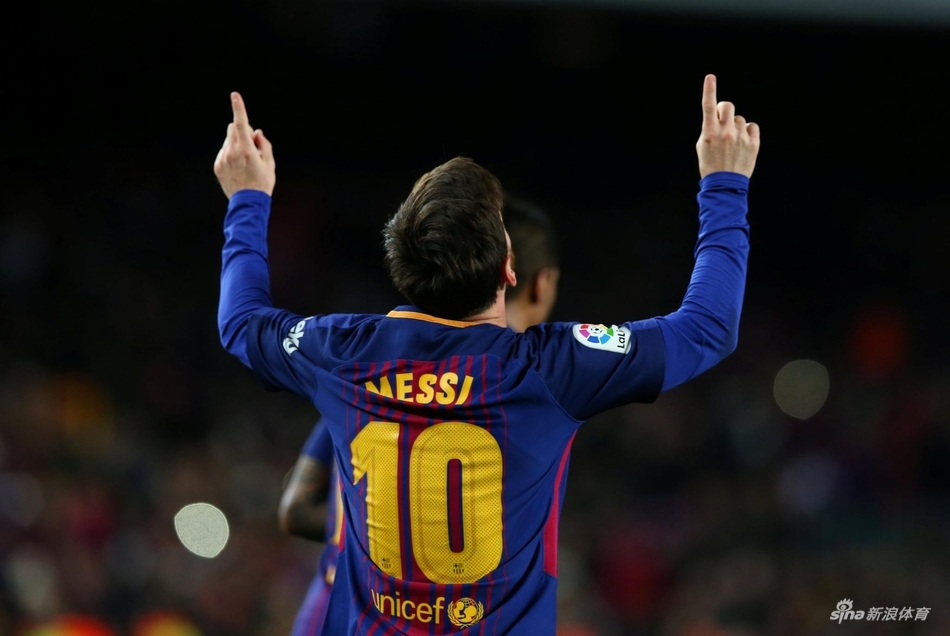 梅西任意球绝杀对手