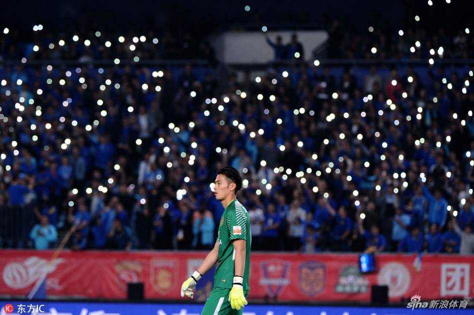 顾超和看台上的繁星