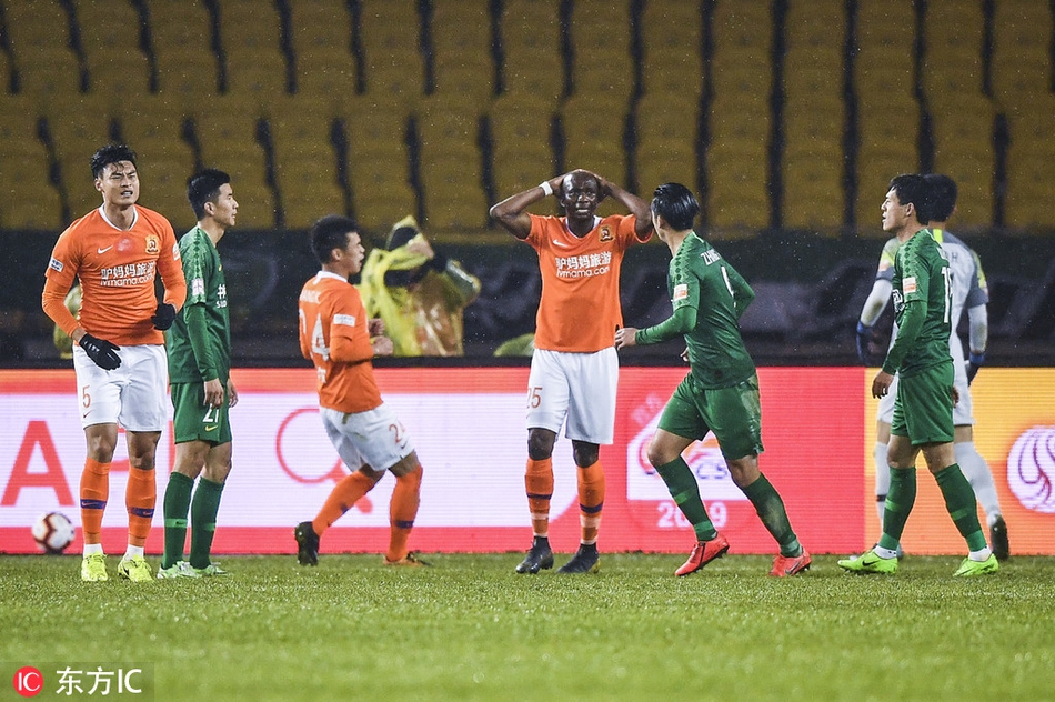 姆比亚错失良机