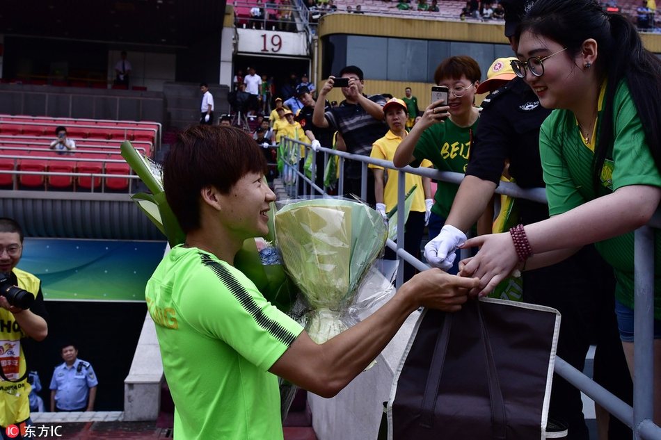 国安为朴成举办200场纪念仪式