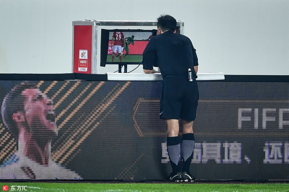 VAR视频裁判屡屡抢戏