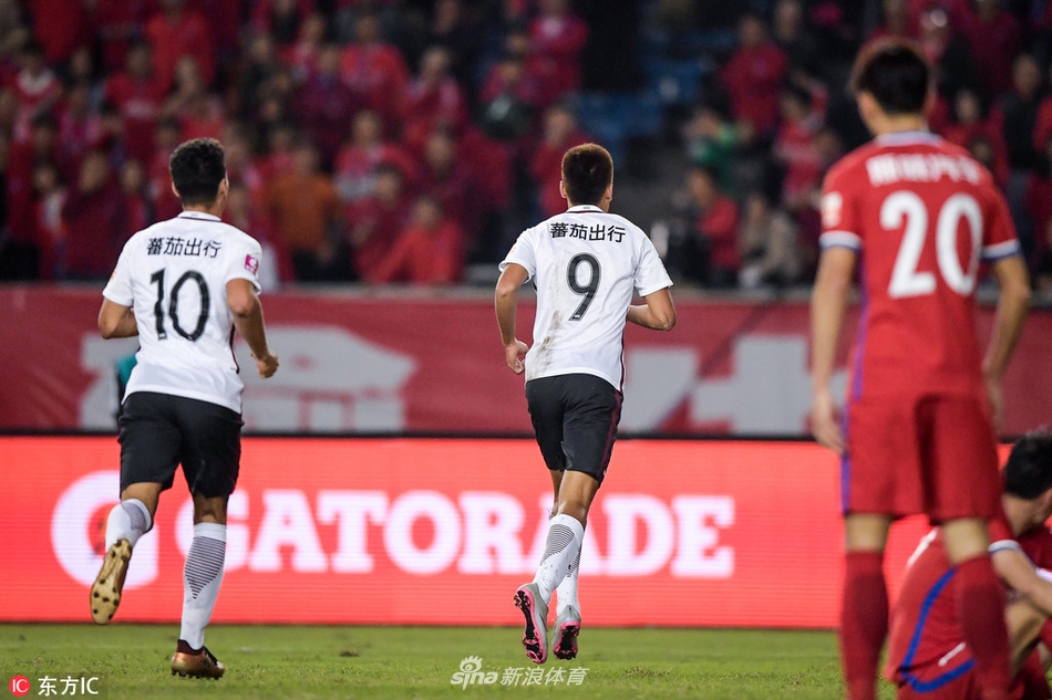 董学升庆祝进球