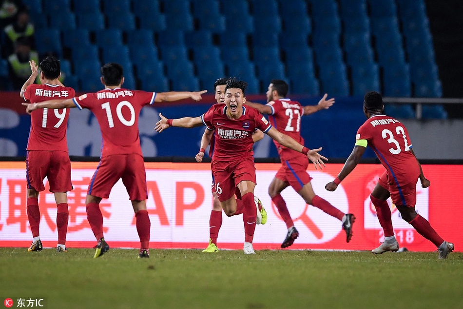 斯威球员十分激动