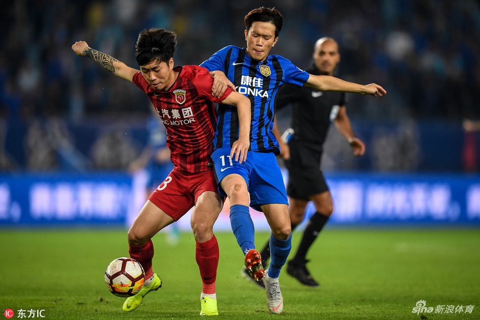 谢鹏飞在比赛中