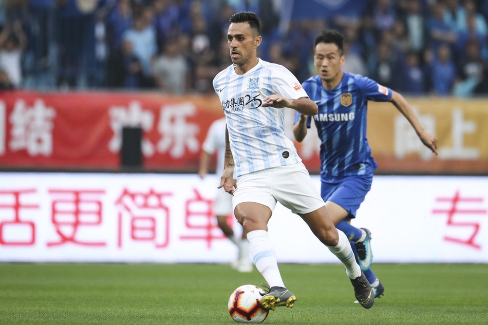 扎哈维带球突破