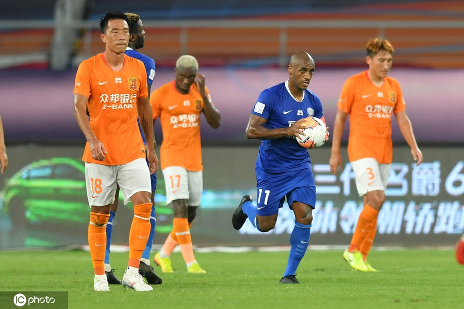 穆里奇点球扳回一城