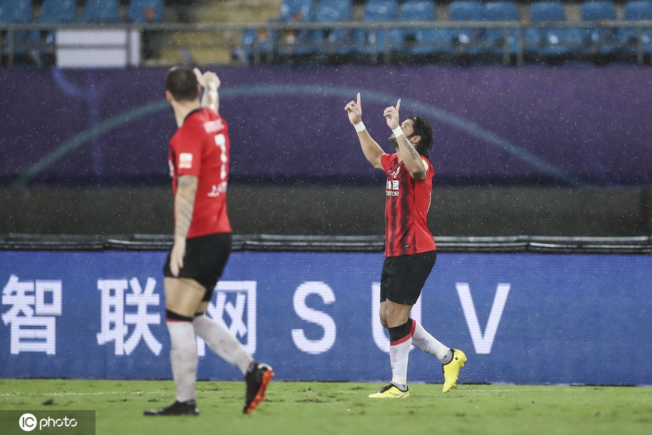 胡尔克扩大领先优势