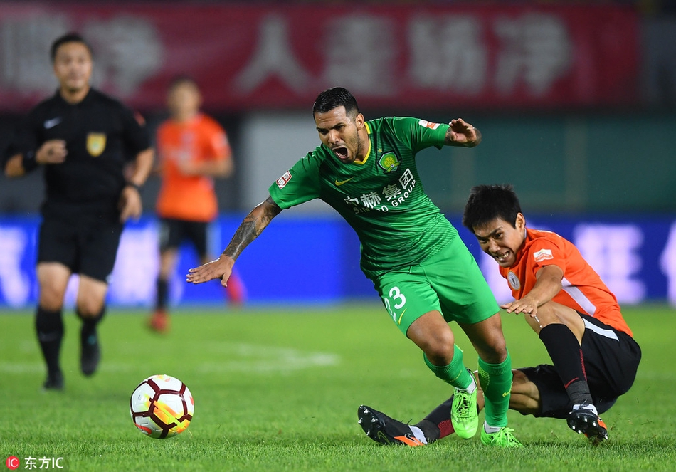 比埃拉带球突进