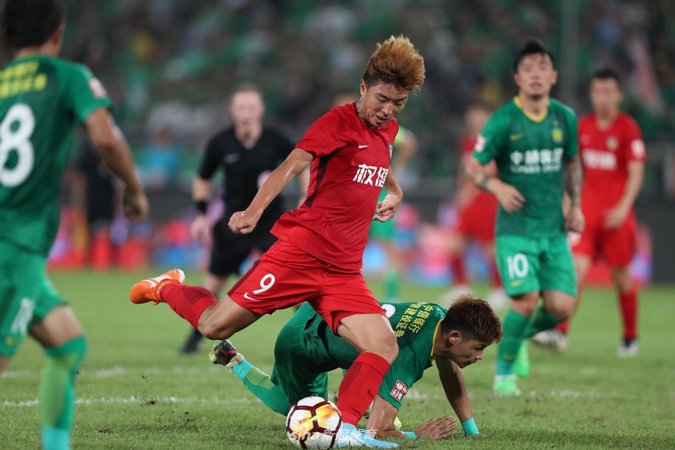 杨旭为权健扳回一球