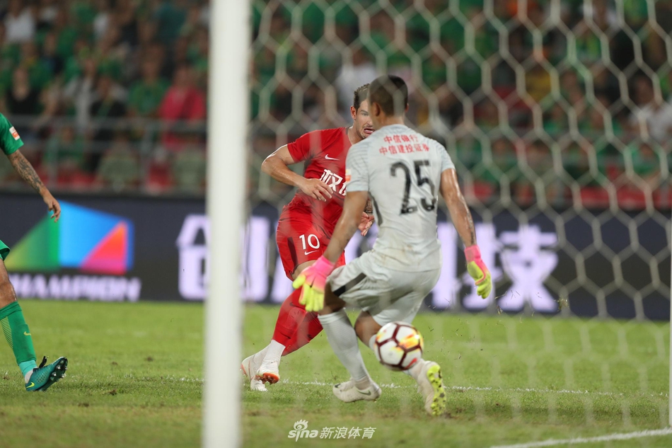 帕托的射门打了郭全博的“小门”