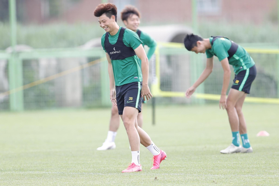 国安训练开放日阿兰现身