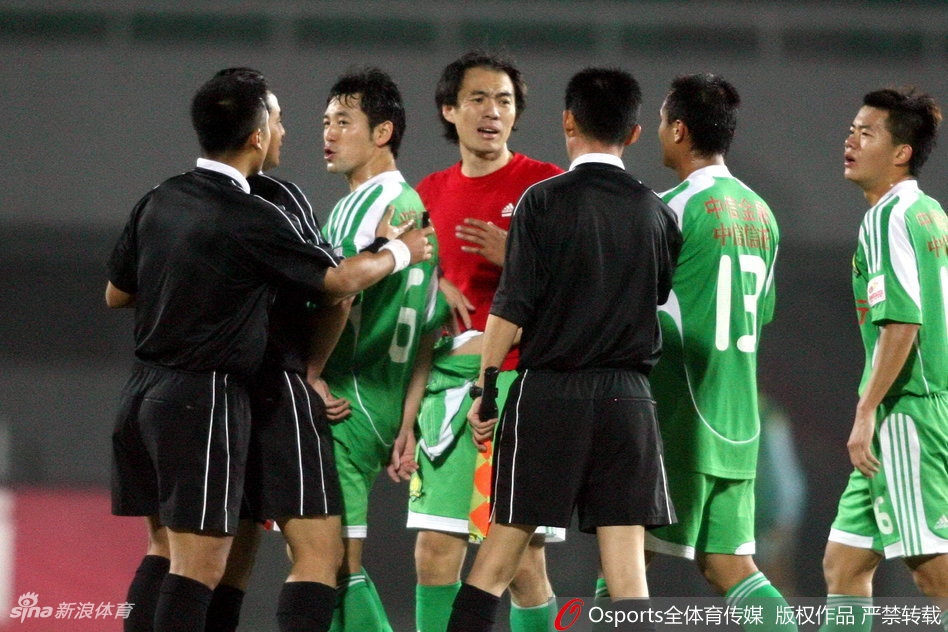2008年中超第18轮，国安1-1战平光谷，李玮锋路姜爆发冲突