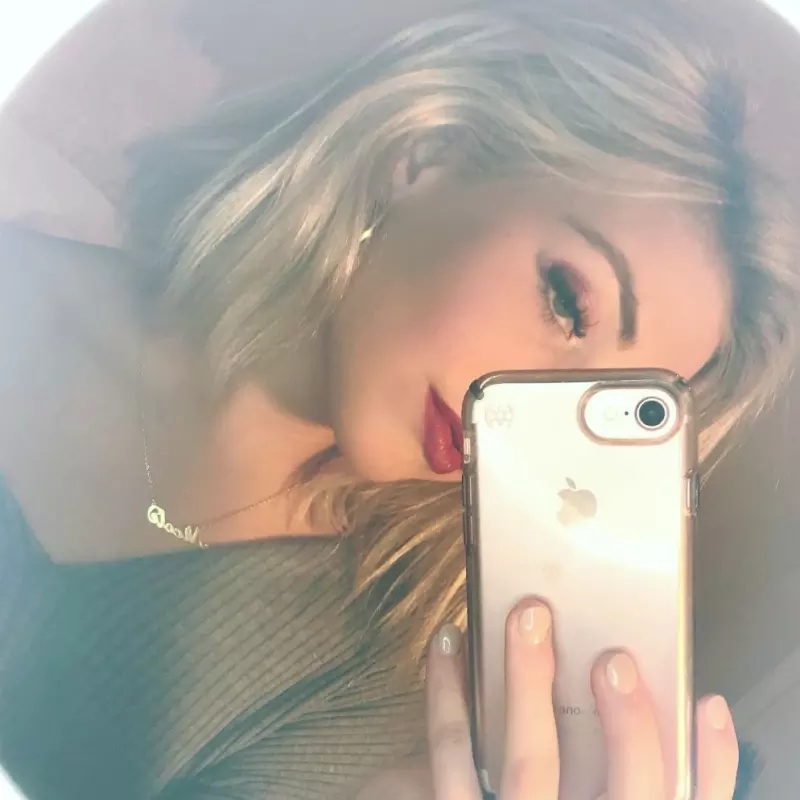 美艳步行者啦啦队员身材绝佳 身为管理学高材生才貌双全