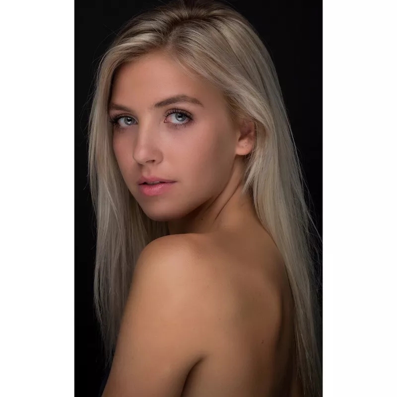 美艳步行者啦啦队员身材绝佳 身为管理学高材生才貌双全