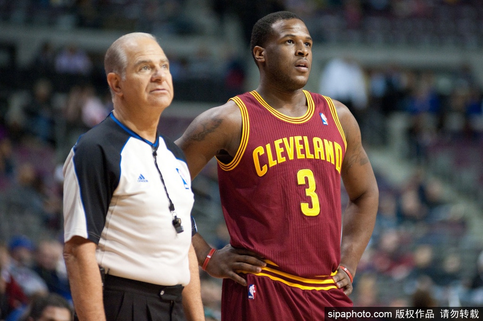 浪子回头or坑苦湖人？维特斯在开启新篇章 霍华德是他榜样