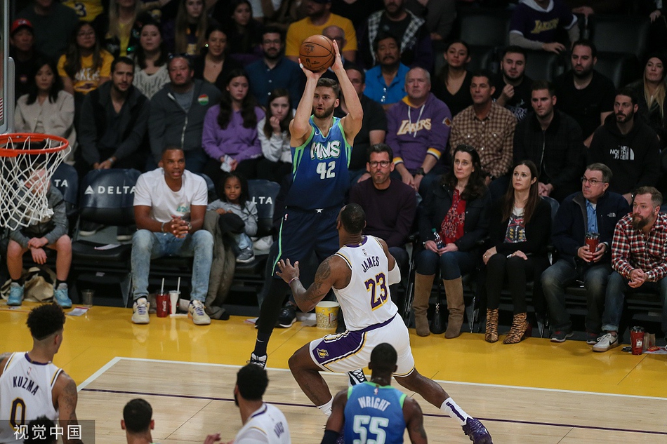 [常规赛]独行侠114-100湖人