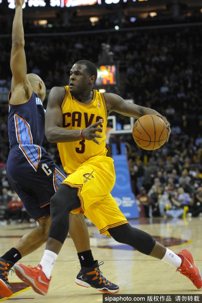 浪子回头or坑苦湖人？维特斯在开启新篇章 霍华德是他榜样