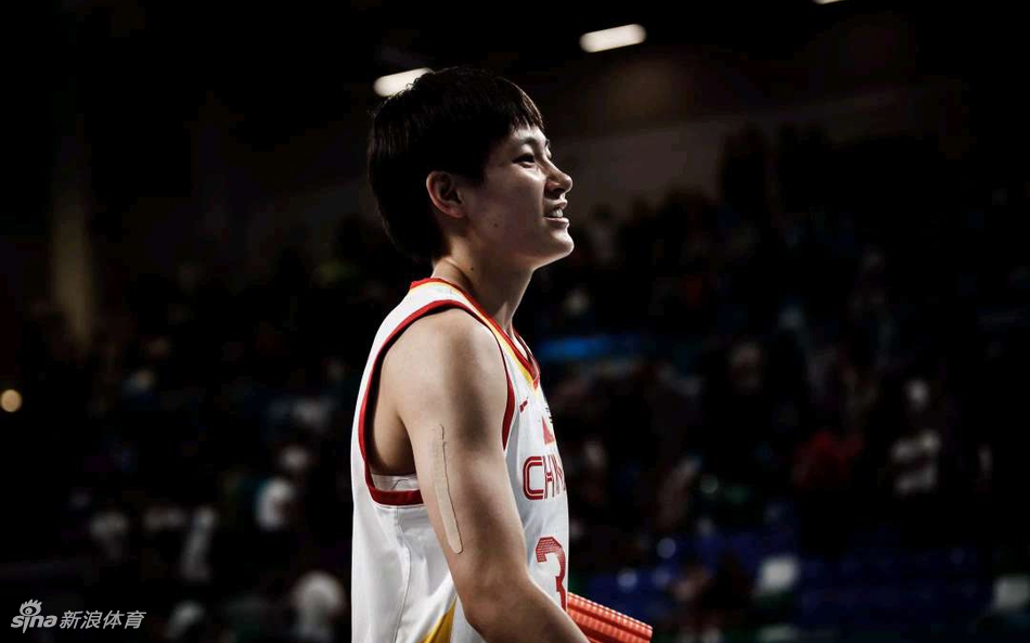 世界杯-中国女篮87-81胜日本进8强