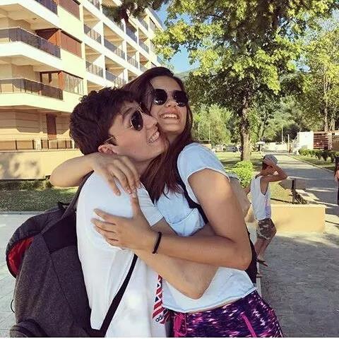 土耳其勒布朗真乃人生赢家！女友是排球运动员，颜值极高身材修长