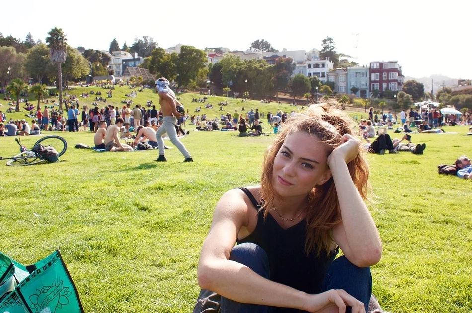 公牛拉拉队员身材绝佳妩媚动人！微微嘟起的小嘴巴，这才叫女人味