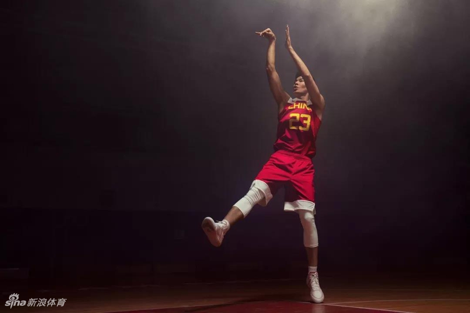 酷炫！中国男篮世界杯全新球衣曝光