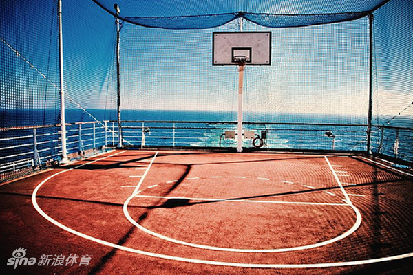 九大绝美篮球场！教练 我想打球
