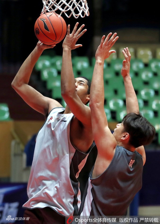 冲击9连胜！北京赛前积极训练 氛围轻松