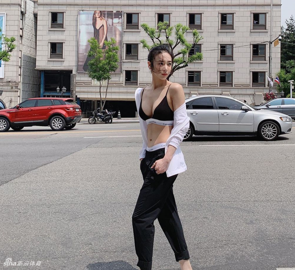 运动达人身材极佳酷爱奢侈品