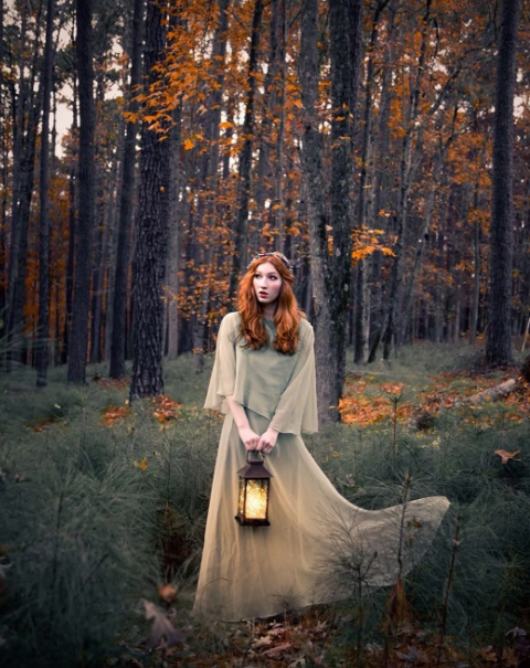 传说中的高级脸！篮网拉拉队长泳池边秀好身材，双眼释放万种风情