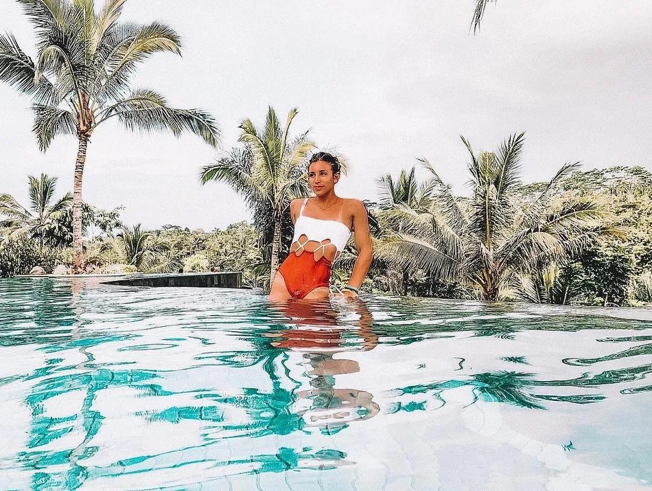 24岁绿军啦啦队身材绝佳！居然还是个艺术家，擅长舞蹈和室内设计