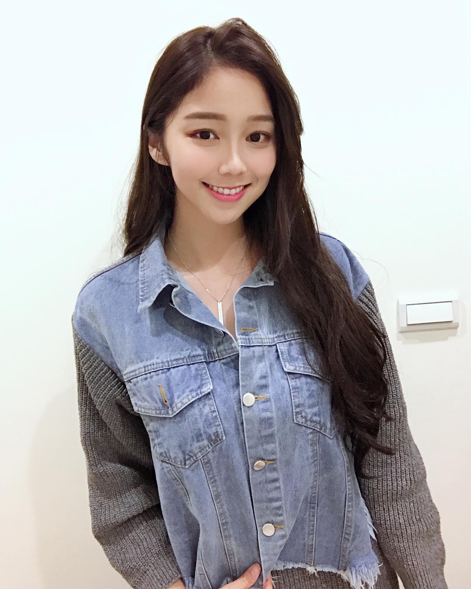 175长腿美女！ 魔鬼身形+甜美脸庞